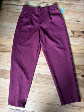 NWT! Gap elastic waist burgundy tapered pants! Small
